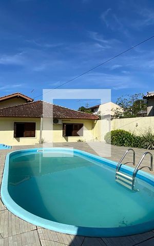 Casa à venda com 210m², 3 quartos e 2 vagasÁrea Externa