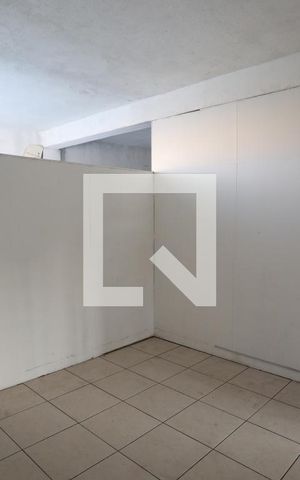 Casa à venda com 140m², 1 quarto e 3 vagasPrédio - 2º Andar/Com Divisórias