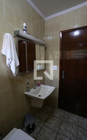 Casa à venda com 140m², 1 quarto e 3 vagasBanheiro