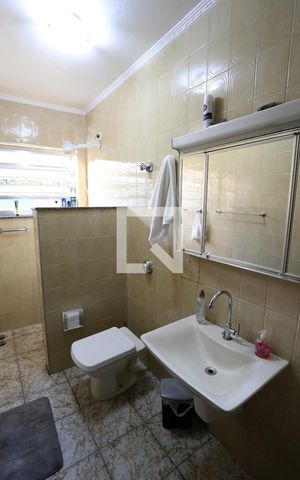 Casa à venda com 140m², 1 quarto e 3 vagasBanheiro