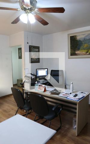 Casa à venda com 140m², 1 quarto e 3 vagasSala