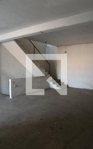 Casa à venda com 140m², 1 quarto e 3 vagasPrédio - 2º Andar/Com Divisórias