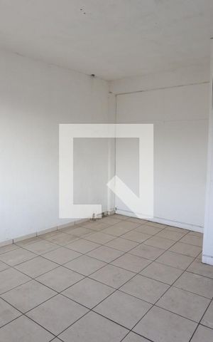 Casa à venda com 140m², 1 quarto e 3 vagasPrédio - 2º Andar/Com Divisórias