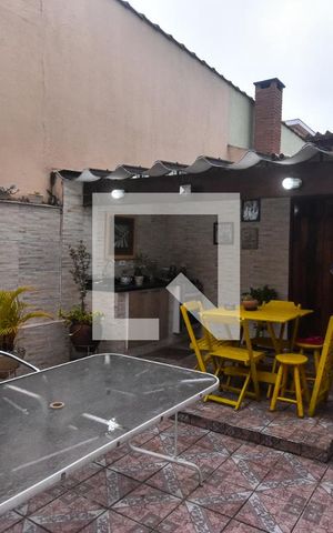 Casa à venda com 164m², 3 quartos e 3 vagas Casa à venda com 164m², 3 quartos e 3 vagasQuintal