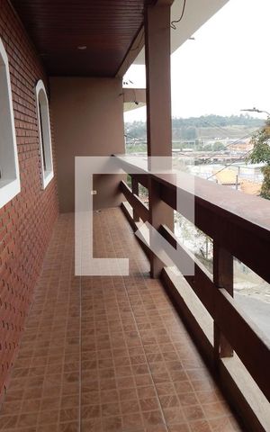 Casa para alugar com 98m², 2 quartos e 1 vagaSacada