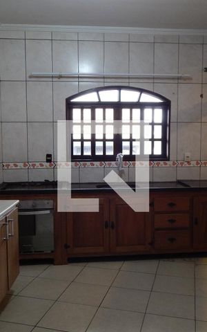 Casa para alugar com 98m², 2 quartos e 1 vagaCozinha