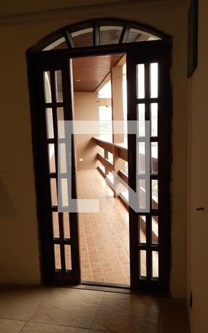 Casa para alugar com 98m², 2 quartos e 1 vagaSacada
