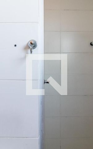 Apartamento para alugar com 68m², 2 quartos e sem vagaBanheiro
