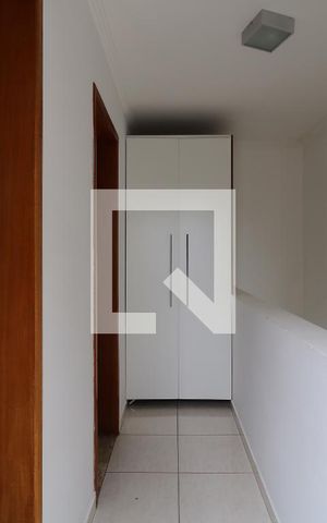 Casa de condomínio para alugar com 89m², 3 quartos e 1 vagaCorredor Piso 2