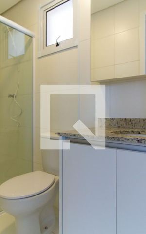 Apartamento à venda com 66m², 2 quartos e 1 vaga Apartamento à venda com 66m², 2 quartos e 1 vagaBanheiro Social