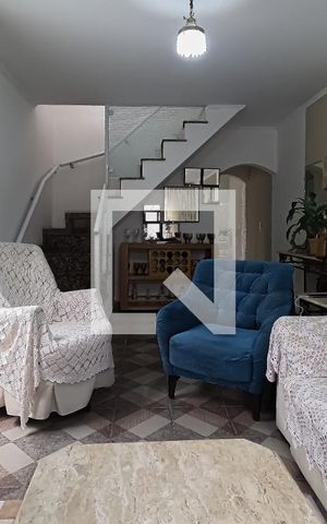 Casa à venda com 228m², 3 quartos e 4 vagas Casa à venda com 228m², 3 quartos e 4 vagasSala