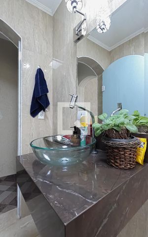Casa à venda com 228m², 3 quartos e 4 vagas Casa à venda com 228m², 3 quartos e 4 vagasLavabo