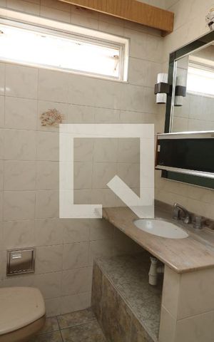 Casa à venda com 150m², 2 quartos e 2 vagasBanheiro