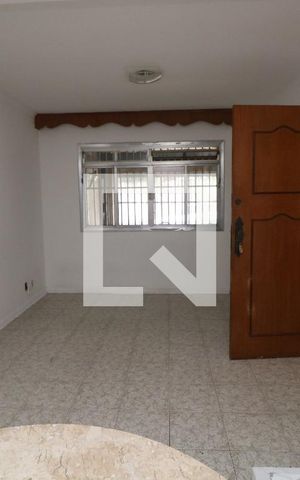 Casa à venda com 150m², 2 quartos e 2 vagasSala