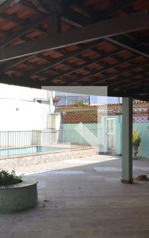 Casa para alugar com 1m², 3 quartos e 4 vagasQuintal