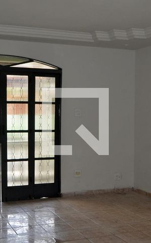 Casa para alugar com 1m², 3 quartos e 4 vagasSala