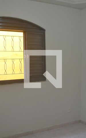 Casa para alugar com 1m², 3 quartos e 4 vagasQaurto 2 - closet