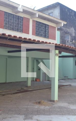 Casa para alugar com 1m², 3 quartos e 4 vagasQuintal
