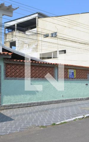 Casa para alugar com 1m², 3 quartos e 4 vagasFachada