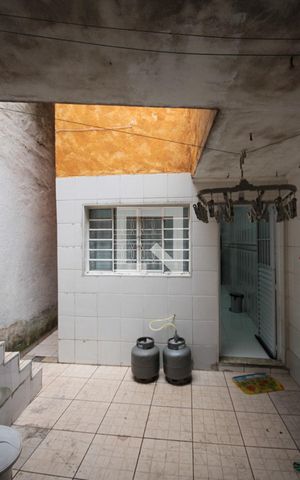 Casa à venda com 241m², 3 quartos e 2 vagas Casa à venda com 241m², 3 quartos e 2 vagasÁrea de Serviço