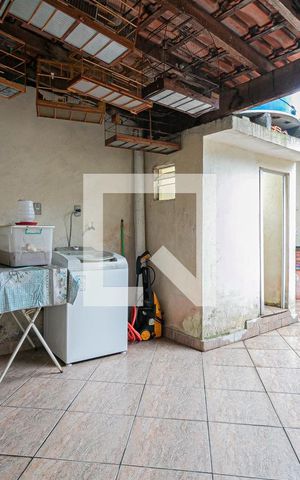 Casa à venda com 100m², 3 quartos e 2 vagas Casa à venda com 100m², 3 quartos e 2 vagasÁrea de Serviço