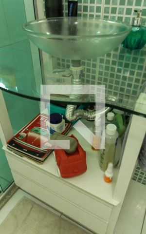 Apartamento à venda com 73m², 2 quartos e sem vaga Apartamento à venda com 73m², 2 quartos e sem vagaBanheiro