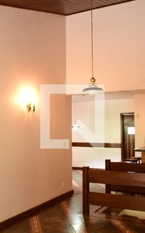 Casa de condomínio para alugar com 800m², 4 quartos e 3 vagascopa