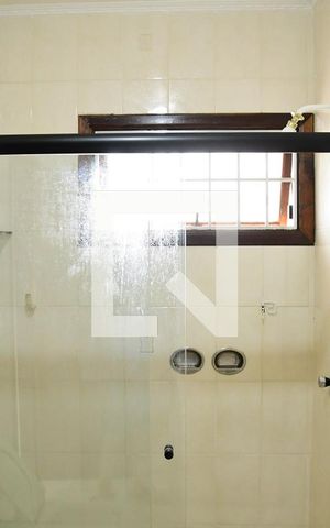 Casa de condomínio para alugar com 800m², 4 quartos e 3 vagasBanheiro da Suíte 1