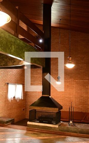 Casa de condomínio para alugar com 800m², 4 quartos e 3 vagasSala