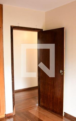 Casa de condomínio para alugar com 800m², 4 quartos e 3 vagasQuarto 2