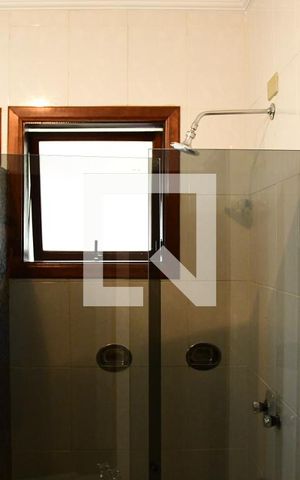 Casa de condomínio para alugar com 800m², 4 quartos e 3 vagasBanheiro da Suíte 2