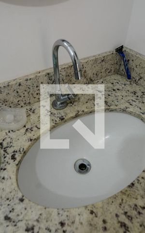 Apartamento à venda com 74m², 3 quartos e 1 vaga Apartamento à venda com 74m², 3 quartos e 1 vagaBanheiro Social