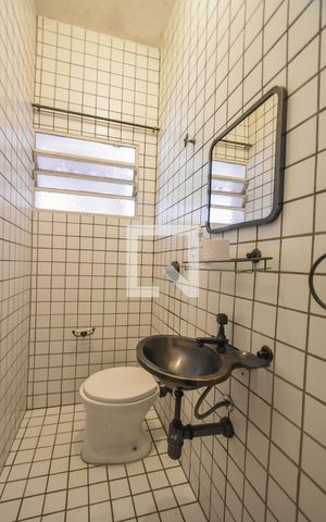 Casa à venda com 165m², 4 quartos e 2 vagasLavabo