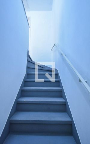 Casa à venda com 165m², 4 quartos e 2 vagasEscada 