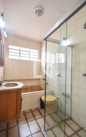 Casa à venda com 165m², 4 quartos e 2 vagasBanheiro 02