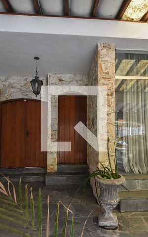 Casa à venda com 165m², 4 quartos e 2 vagasGaragem 