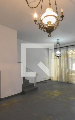 Casa à venda com 165m², 4 quartos e 2 vagasSala 
