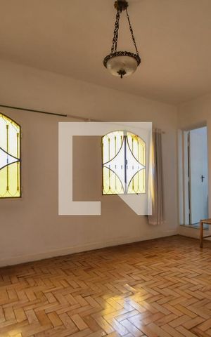 Casa à venda com 165m², 4 quartos e 2 vagasSuíte 01