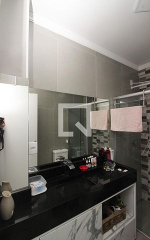 Apartamento à venda com 70m², 2 quartos e sem vaga Apartamento à venda com 70m², 2 quartos e sem vagaBanheiro