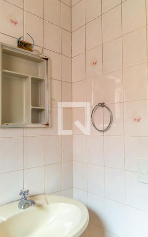 Casa à venda com 350m², 3 quartos e 6 vagas Casa à venda com 350m², 3 quartos e 6 vagasBanheiro