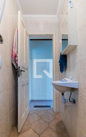 Casa à venda com 240m², 5 quartos e 5 vagasBanheiro 2