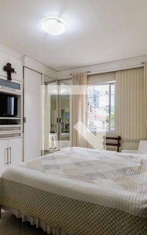 Casa à venda com 240m², 5 quartos e 5 vagasQuarto 1