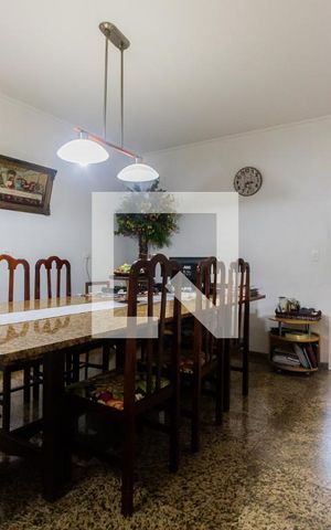 Casa à venda com 240m², 5 quartos e 5 vagasSala de Jantar