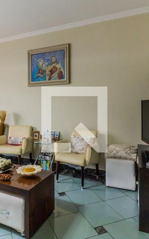 Casa à venda com 240m², 5 quartos e 5 vagasSala