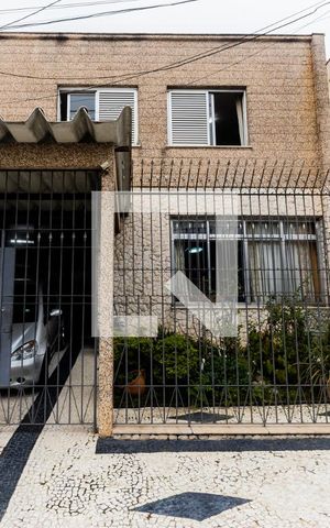 Casa à venda com 240m², 5 quartos e 5 vagasFachada