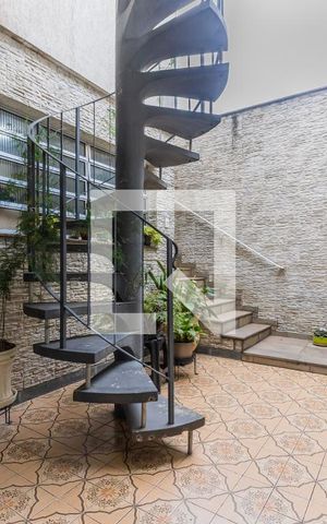 Casa à venda com 240m², 5 quartos e 5 vagasÁrea de Serviço - Quintal
