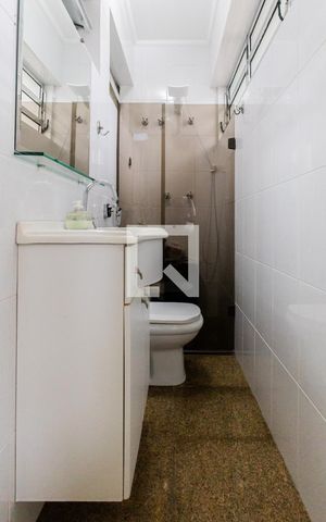 Casa à venda com 240m², 5 quartos e 5 vagasBanheiro da Suíte 2