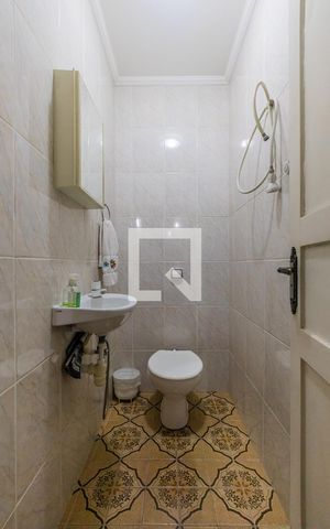 Casa à venda com 240m², 5 quartos e 5 vagasÁrea de Serviço - Banheiro