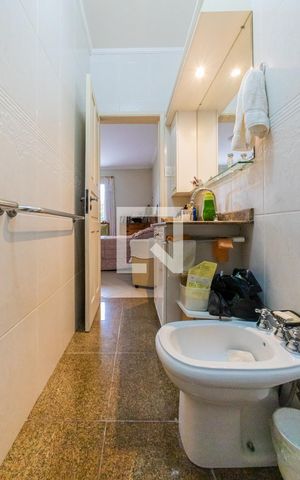 Casa à venda com 240m², 5 quartos e 5 vagasBanheiro da Suíte 1
