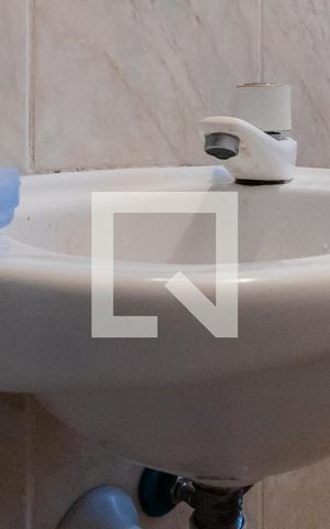Casa à venda com 240m², 5 quartos e 5 vagasBanheiro 2